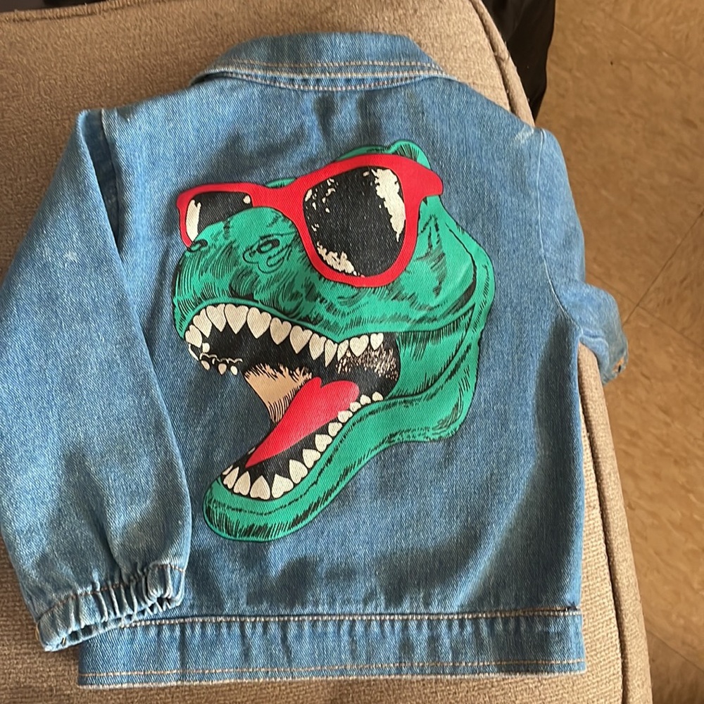 Boys dinosaur denim jacket 2t/3t